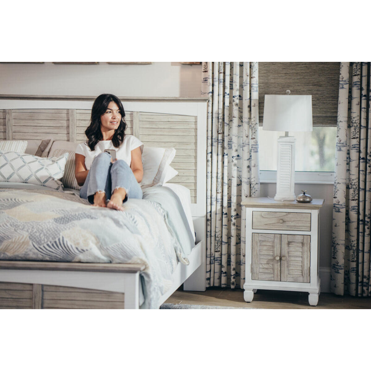 Islamorada 1-drawer / 2-door Electrified Coastal Nightstand - Image 18