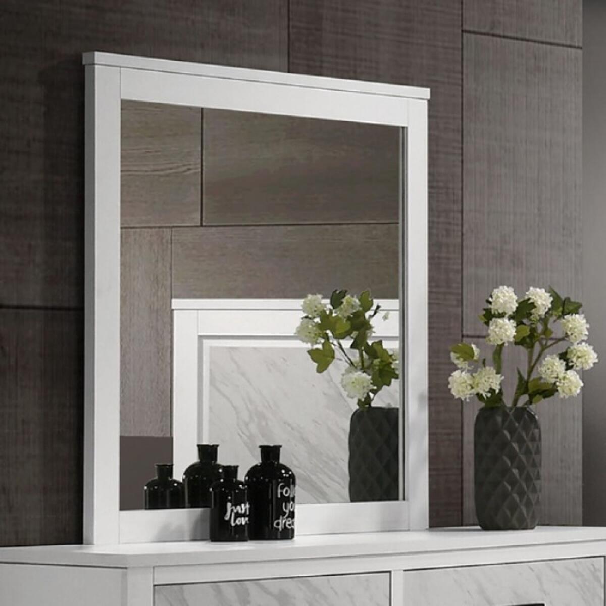 08997e48451cfd30f9b6b98c1ddec2b5 Darlene Mirror - Image 1