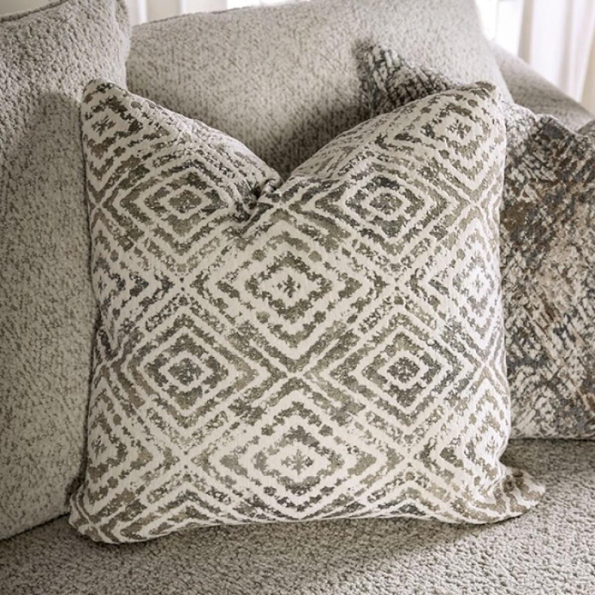 Moorpark Sofa - Image 7