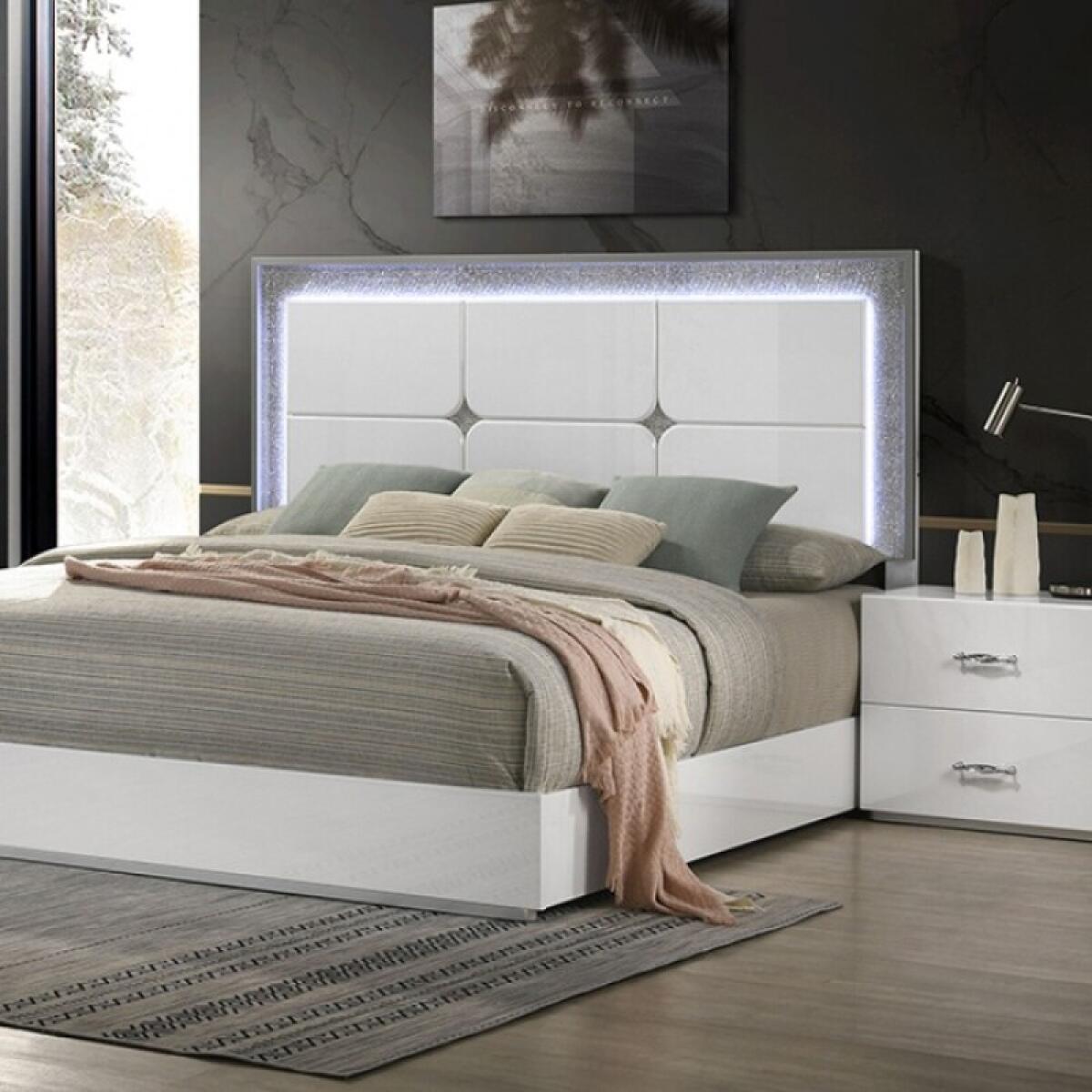 Stoholm 5 Pc Queen Bedroom Set - Image 2