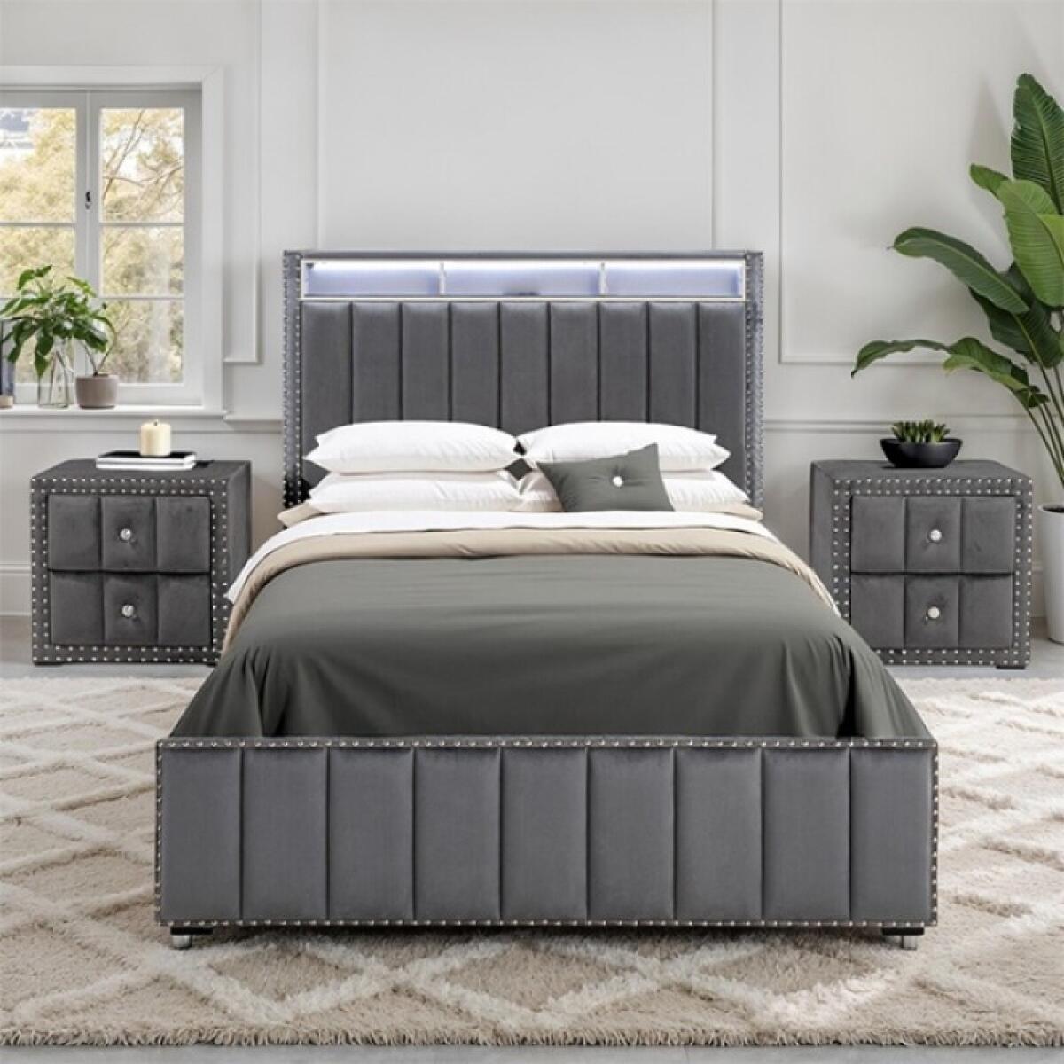 Farese Queen Bed w/ 2 Nightstands - Image 2