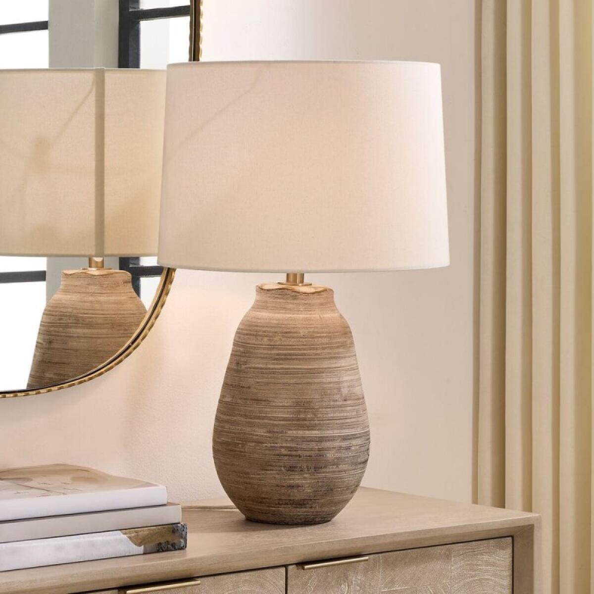 Tonachio Table Lamp - Image 3
