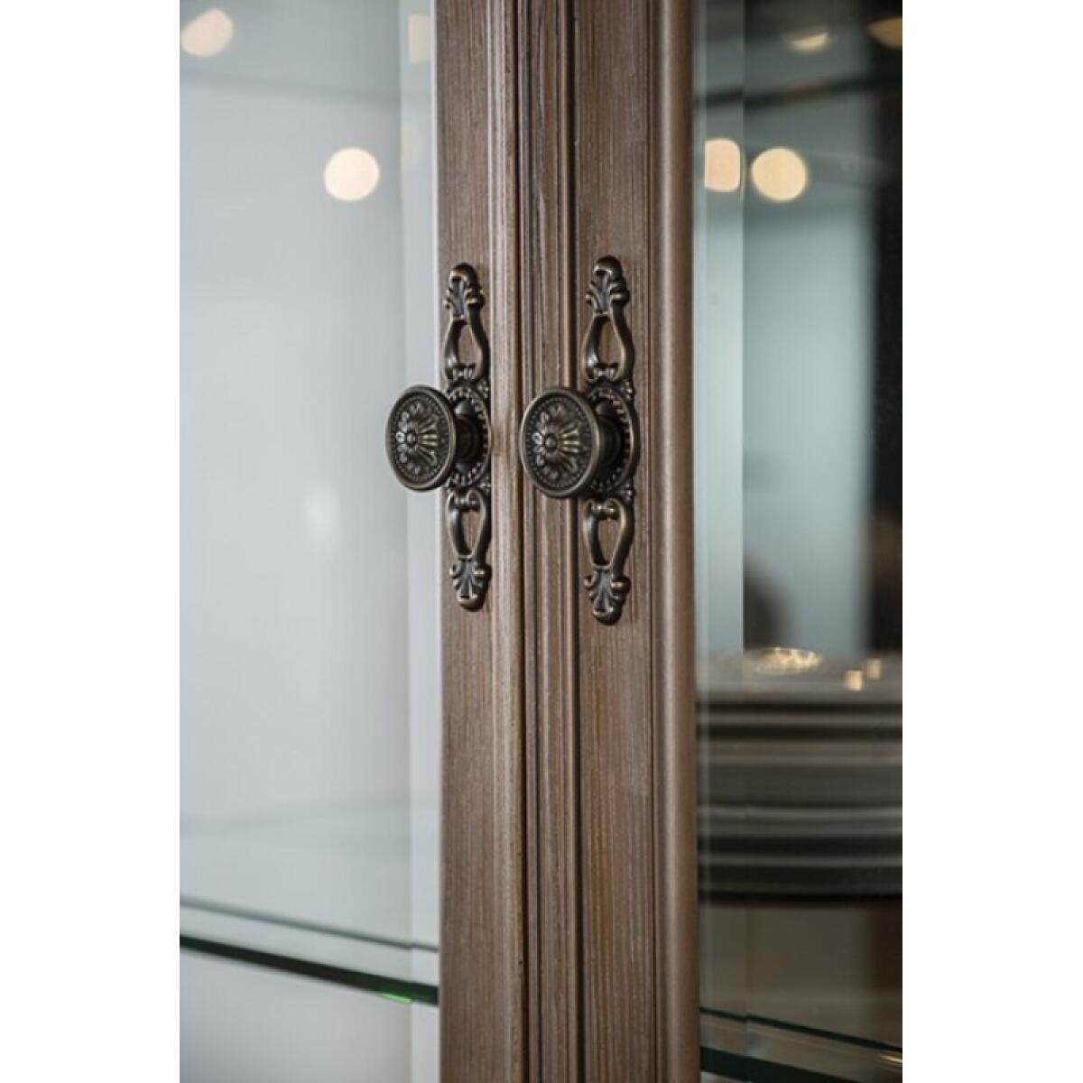 Seven Oaks Hutch & Buffet - Image 4