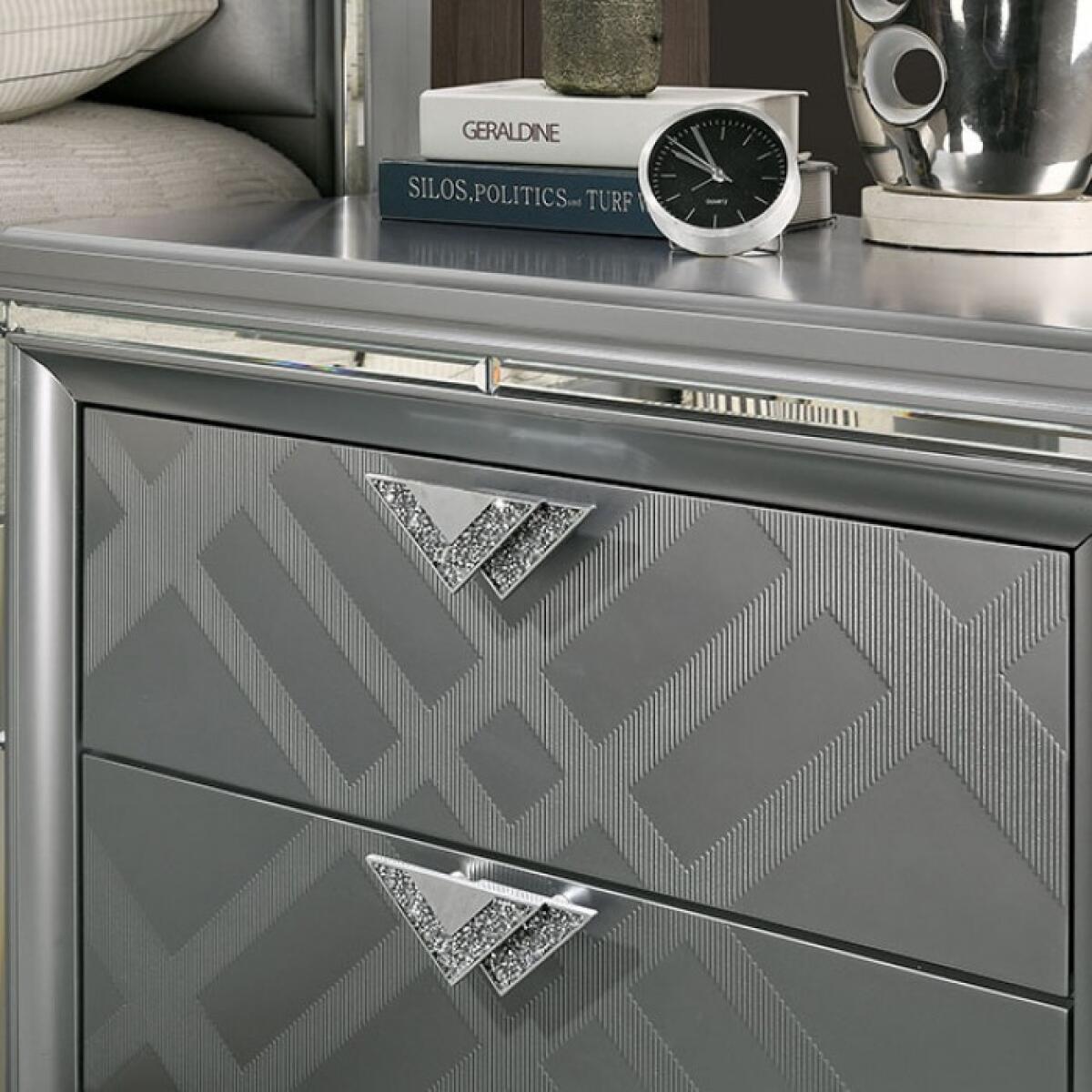 Emmeline 4 Pc Queen Bedroom Set - Image 8