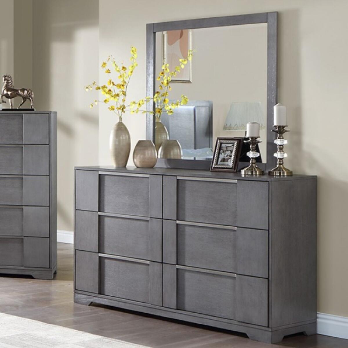 Regulus Dresser - Image 2