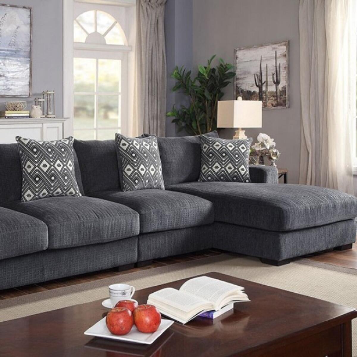 Kaylee Large L-Sectional w/ Right Chaise - Image 2
