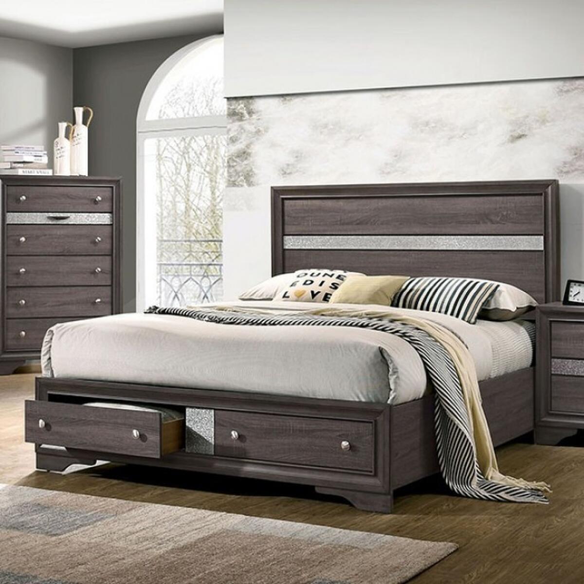 Chrissy 4 Pc Queen Bedroom Set - Image 2