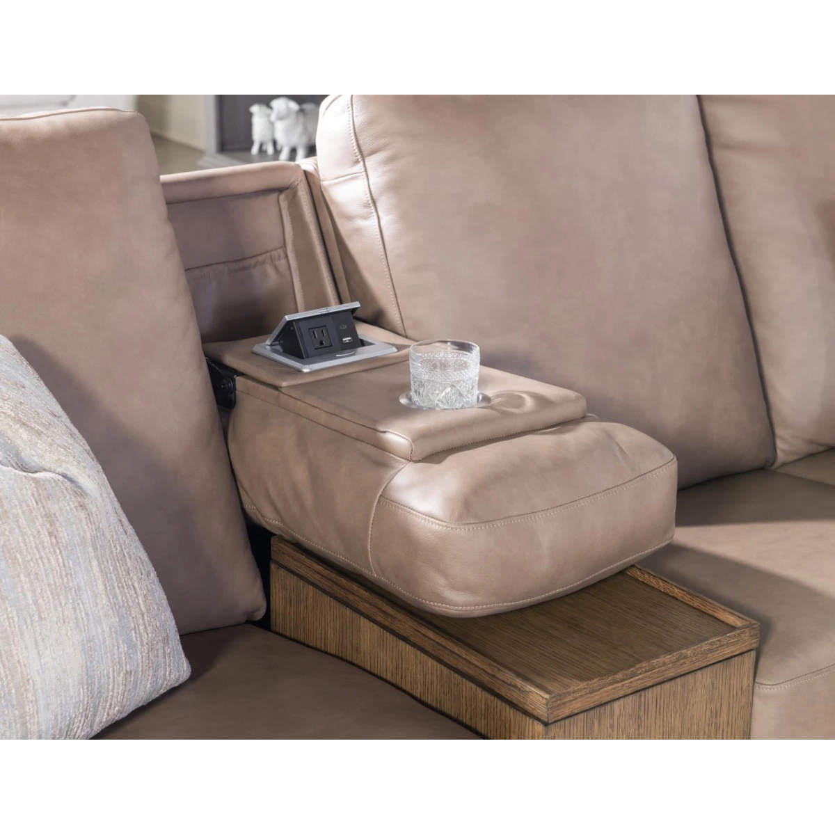 LU370 Fen Positano Fumo (Direct Container Only) UP P1 Laf Glider Loveseat With Console, And One 18 In Pillow - Image 4