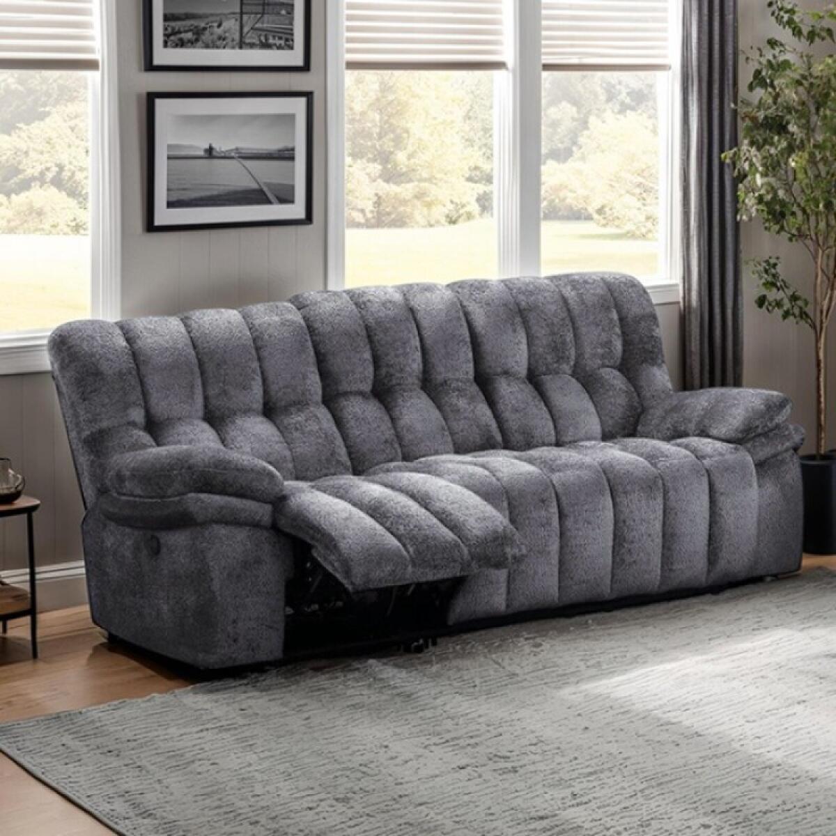 579db4b4e2956b493e1e9940f7a19f4c Hieronymus Manual Sofa - Image 1