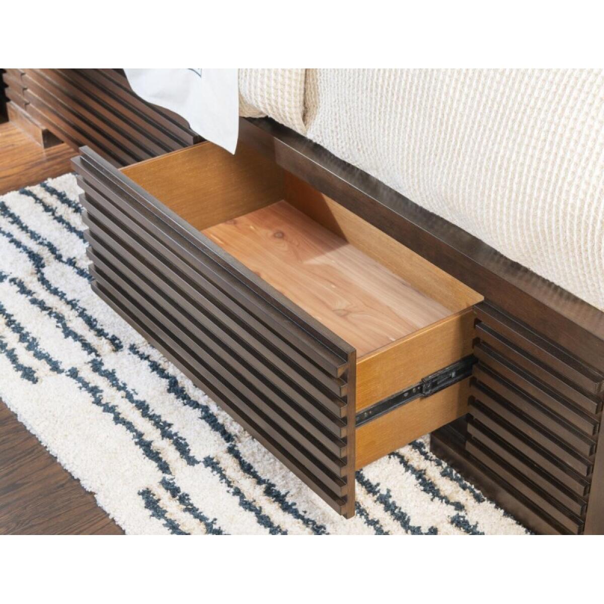 Complete Panel Bed W. 1 Side Storage King 6/6 - Image 7