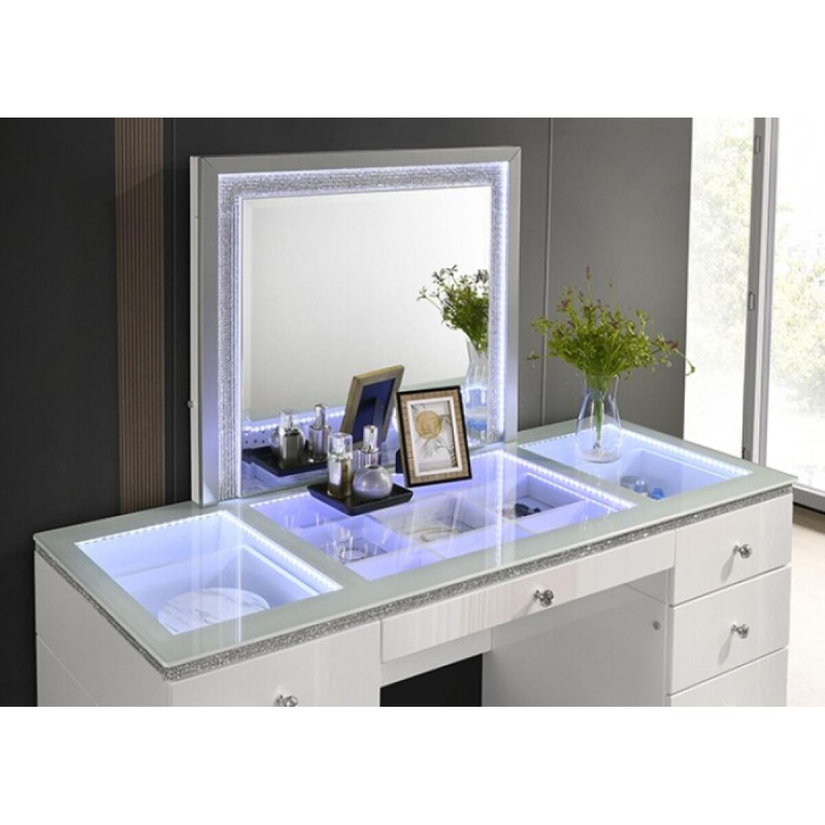 Stoholm Vanity Set - Image 3