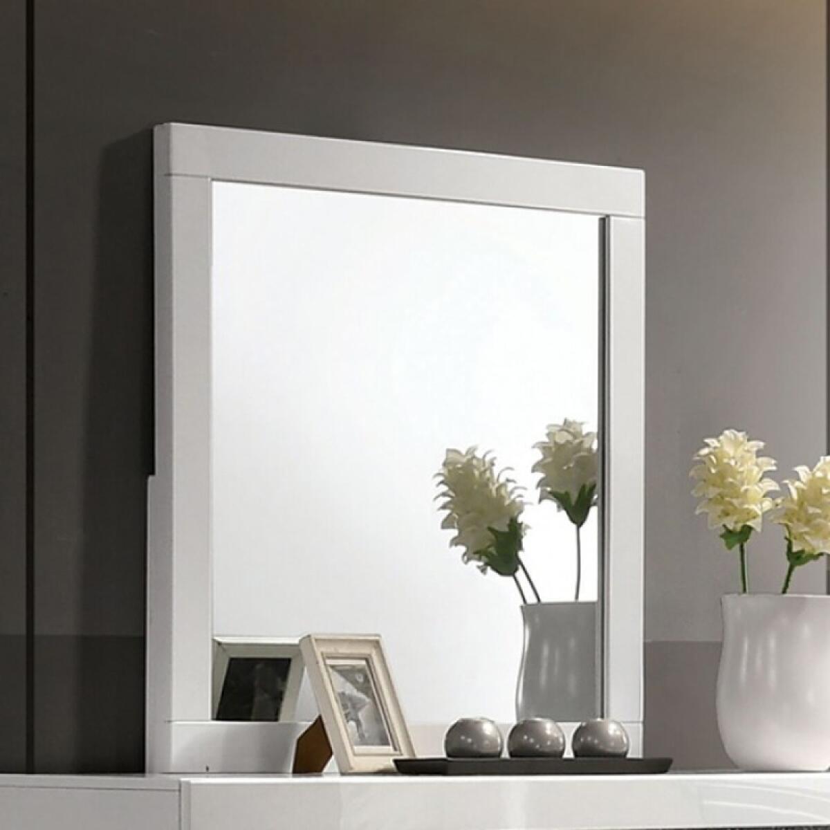 81829c56e80fe3116a3710d7002b5629 Magdeburg Mirror - Image 1