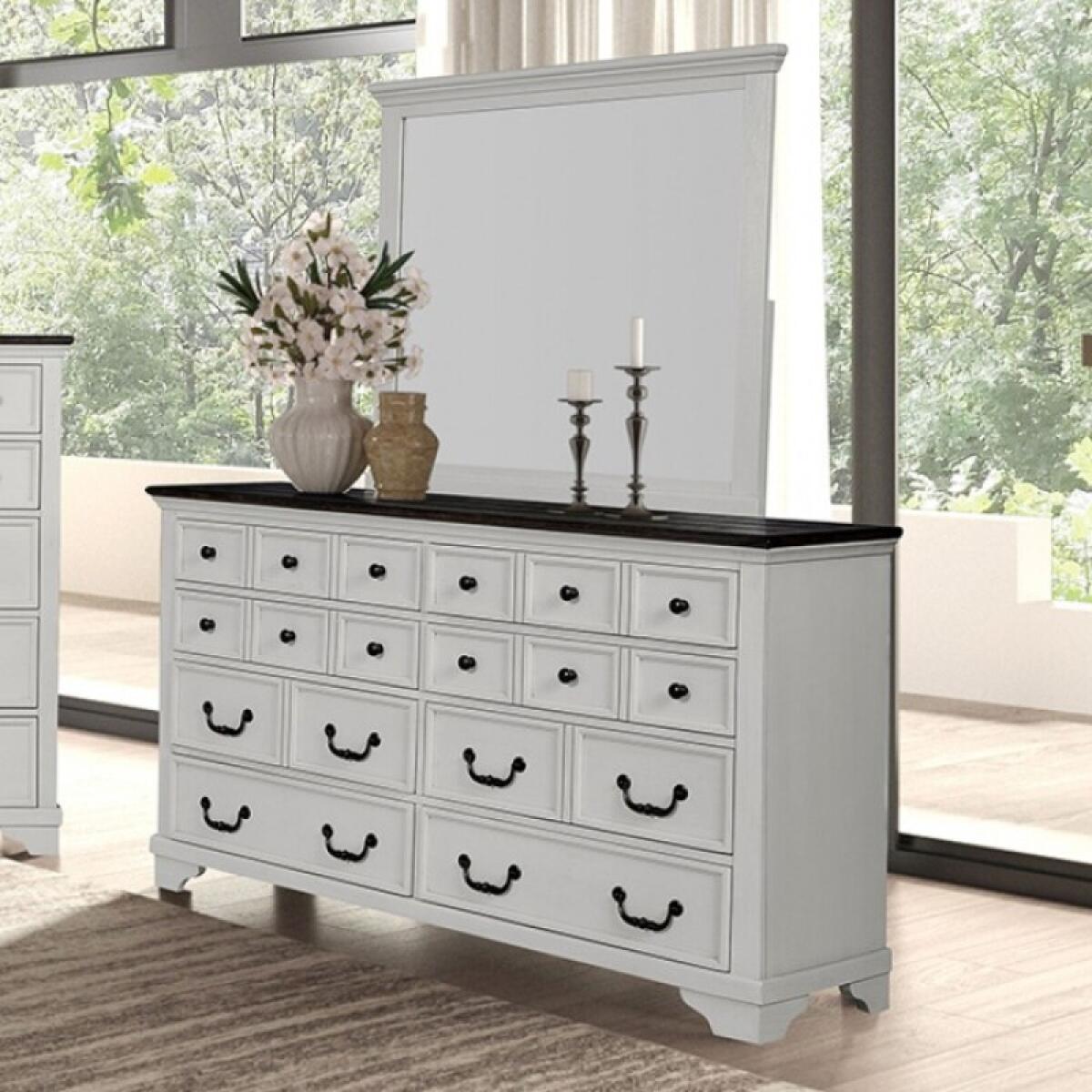 87f35f5351ffb86b35af0a918aa1259d Hampstead Dresser - Image 1