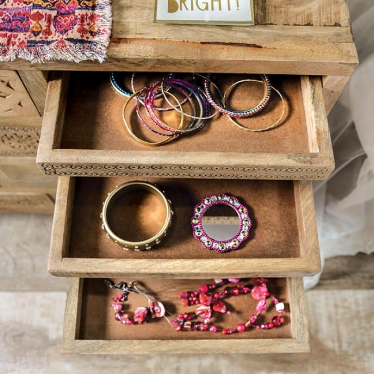 Blanchefleur Chest - Image 4