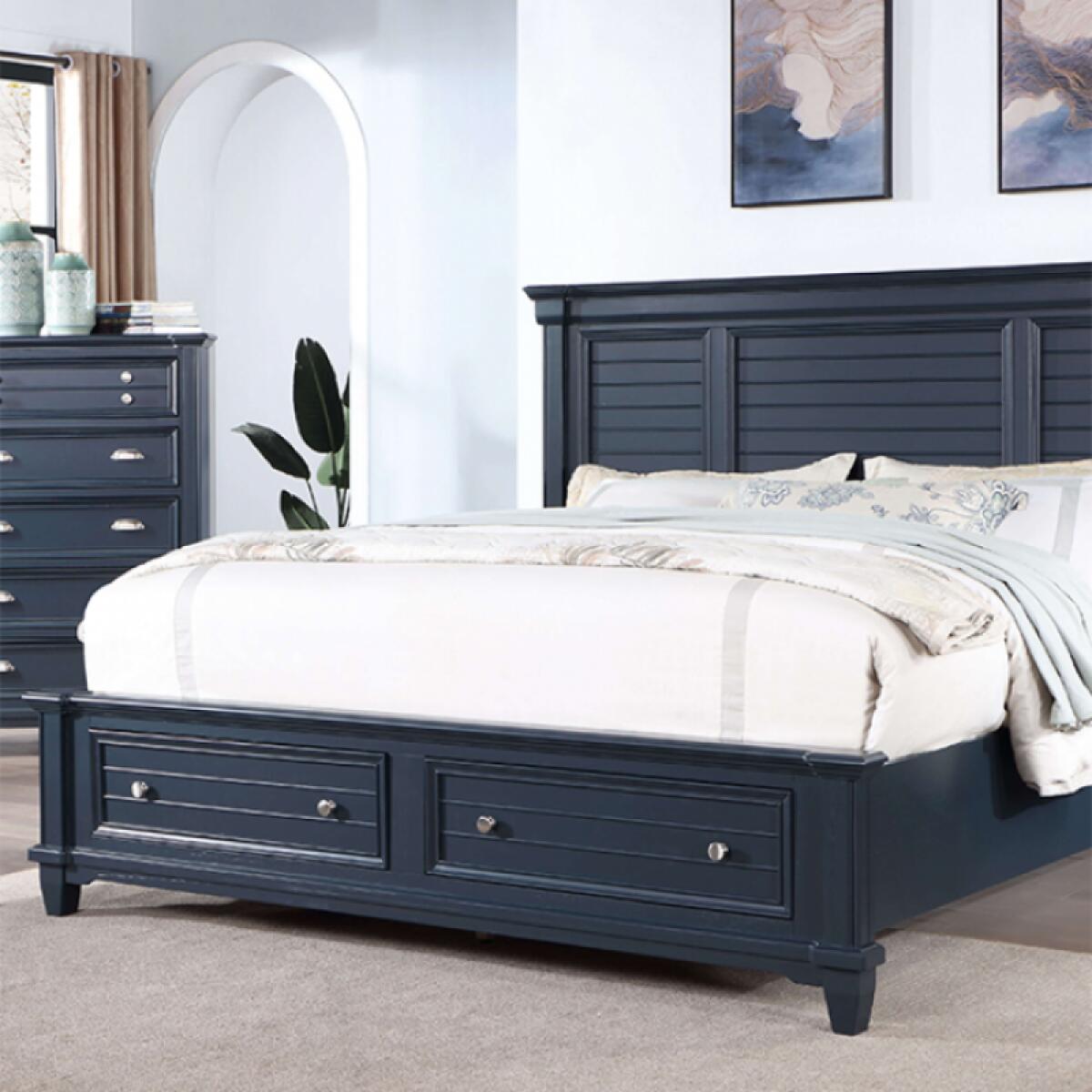 Manzanillo 5 Pc Queen Bedroom Set - Image 2