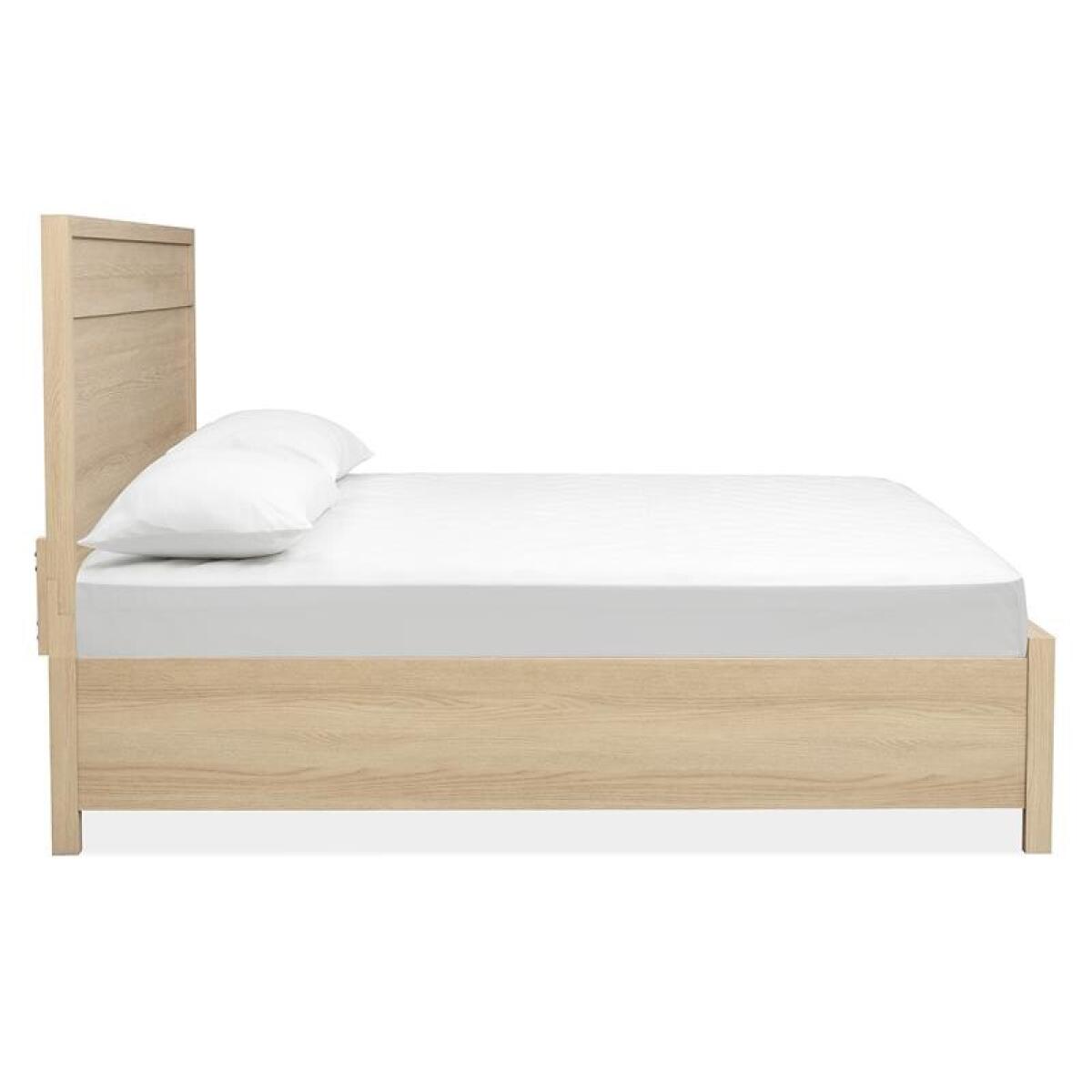 Merrifield Complete King Panel Bed - Image 4