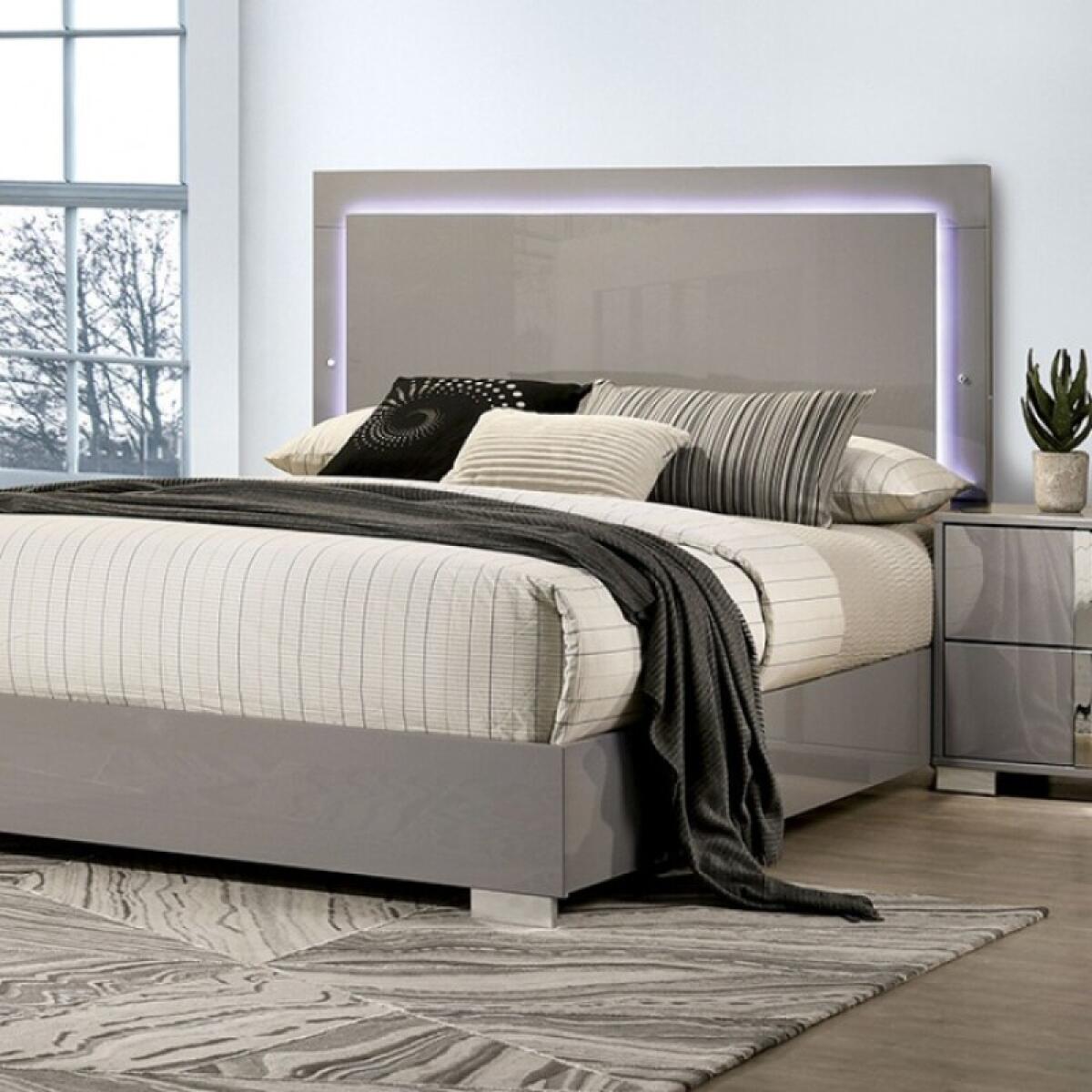 Sinistra 5 Pc Queen Bedroom Set - Image 2