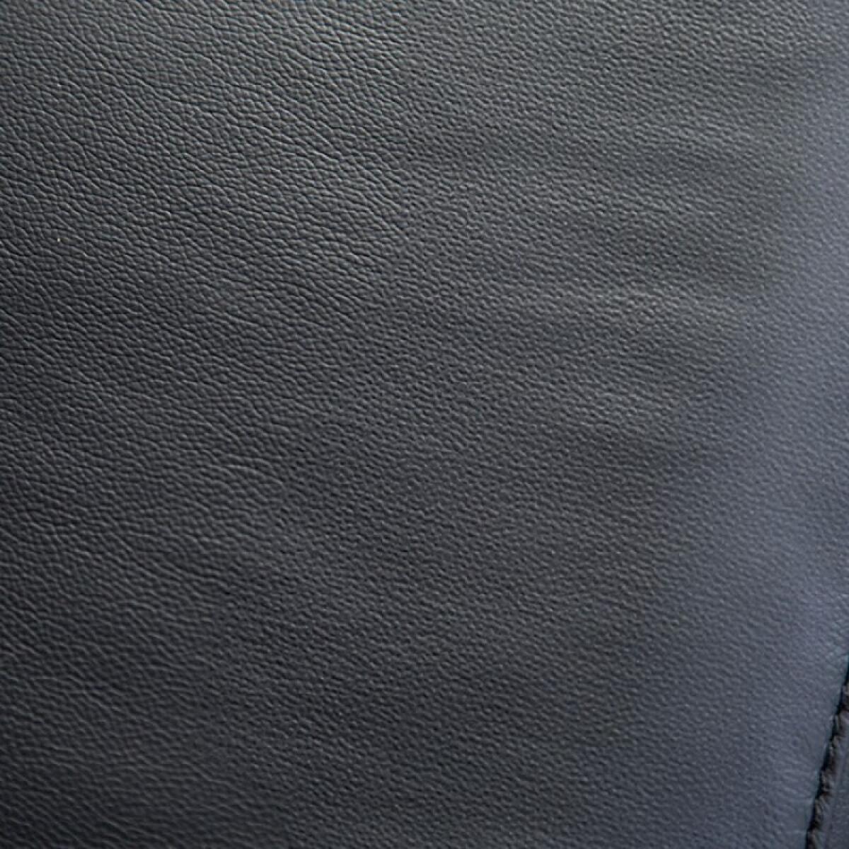 Bienne Sofa Manual Recliner - Image 4