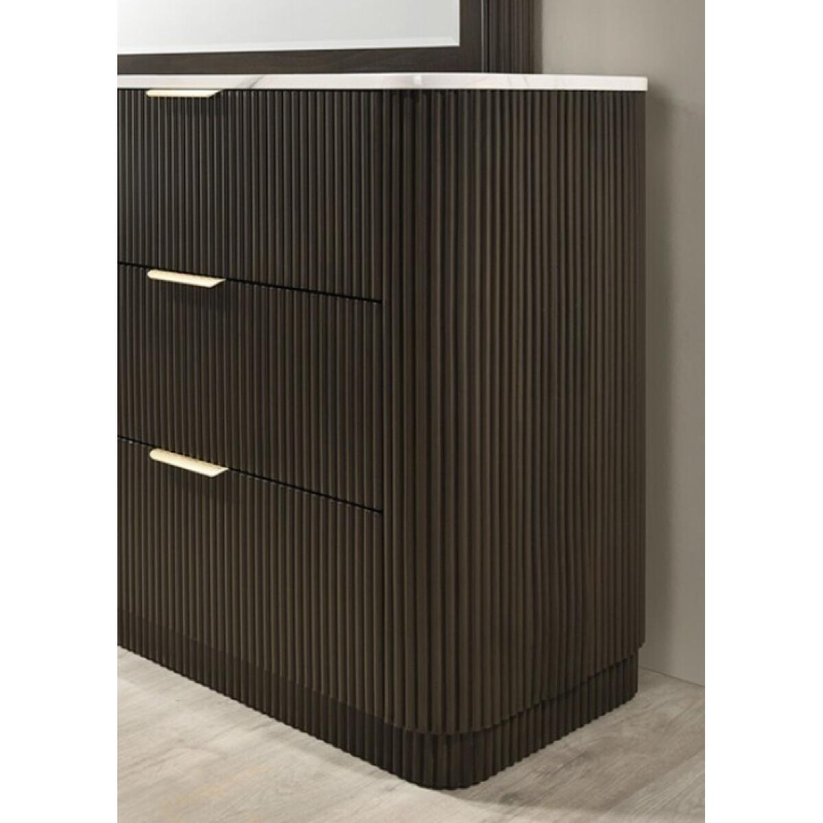 Lantrisant Dresser - Image 5