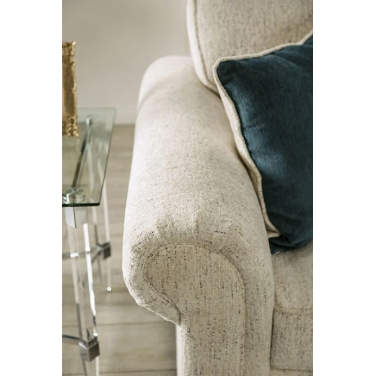 Delgada Loveseat - Image 6