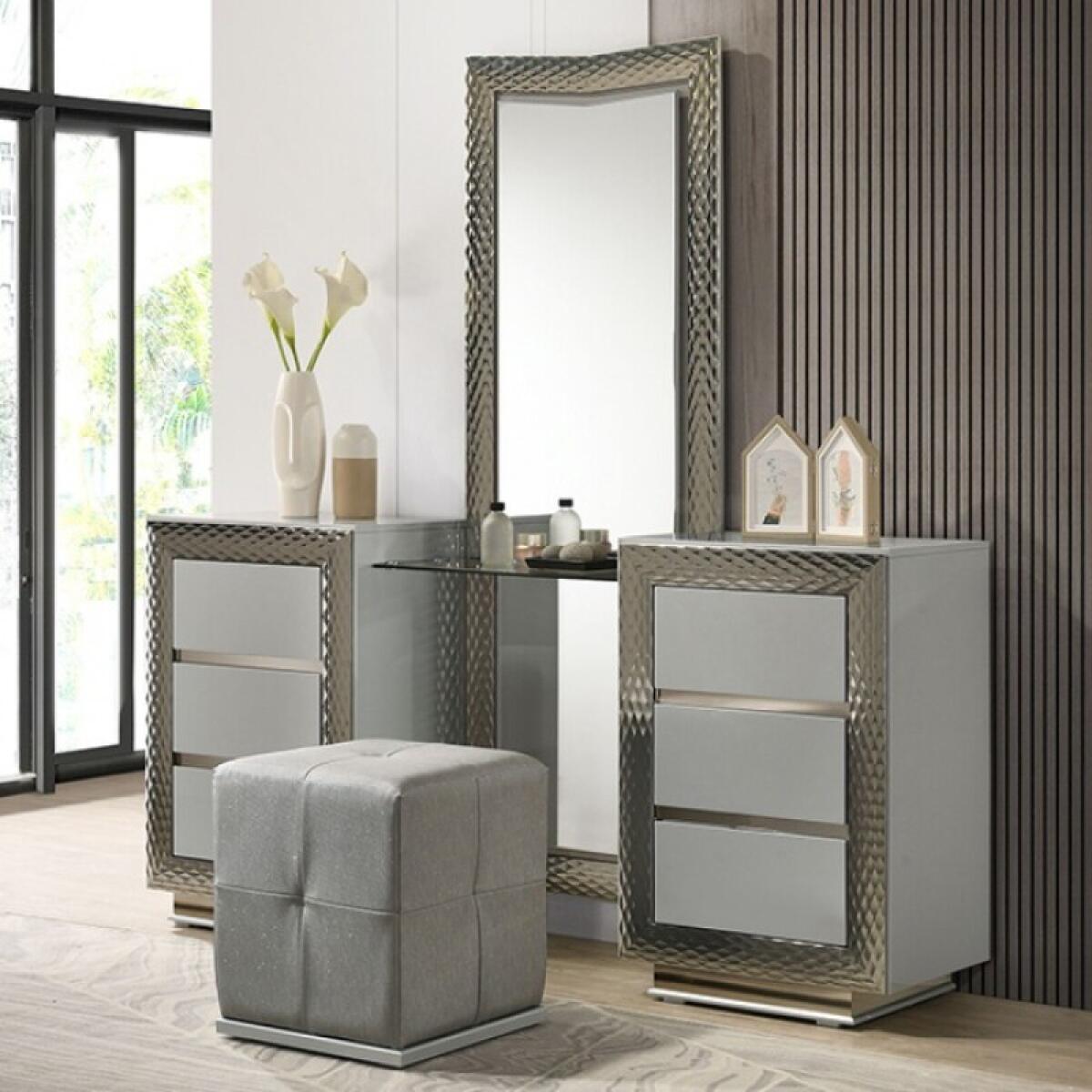 bd107721bd73c6c087de70a02156ef54 Ventnor Vanity Set - Image 1