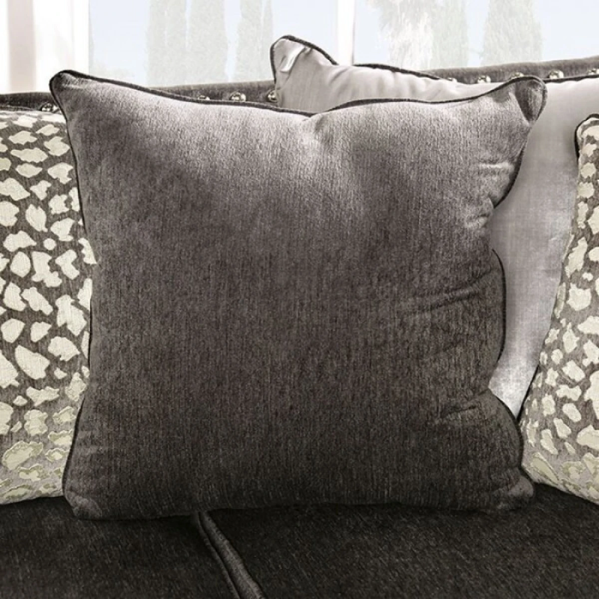 Hendon Loveseat - Image 8