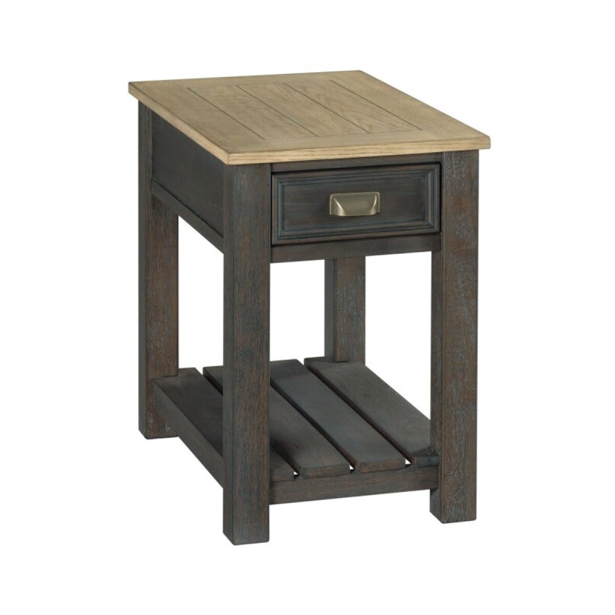 cbed81fd6c85082672bbc768792aedb7 Chairside Table - Image 1