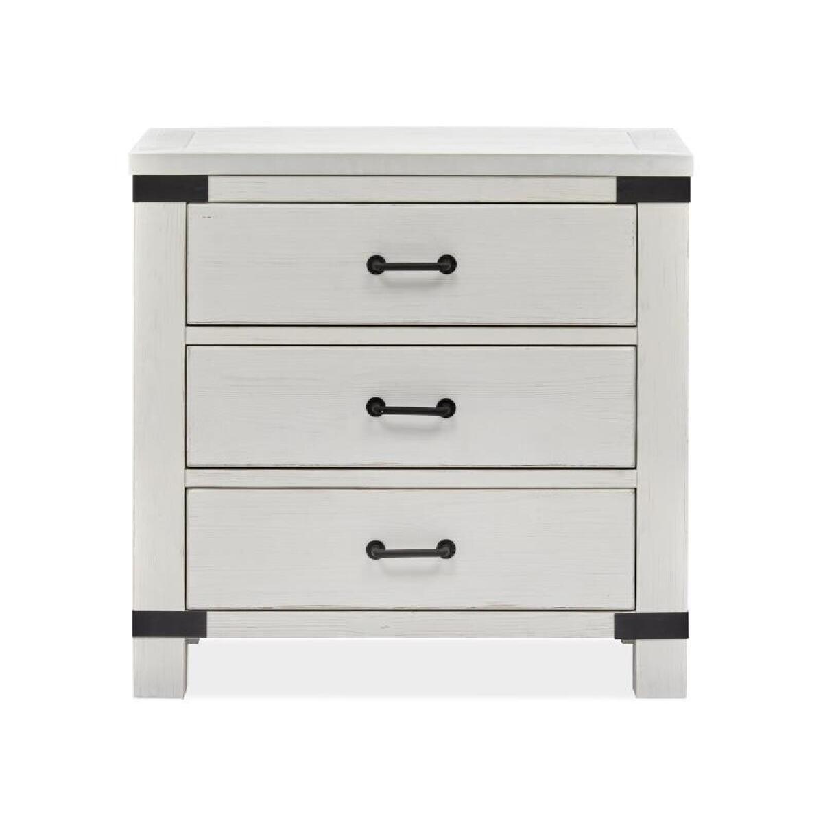 Bachelor Chest w/Metal Decoration Chests Chests 4