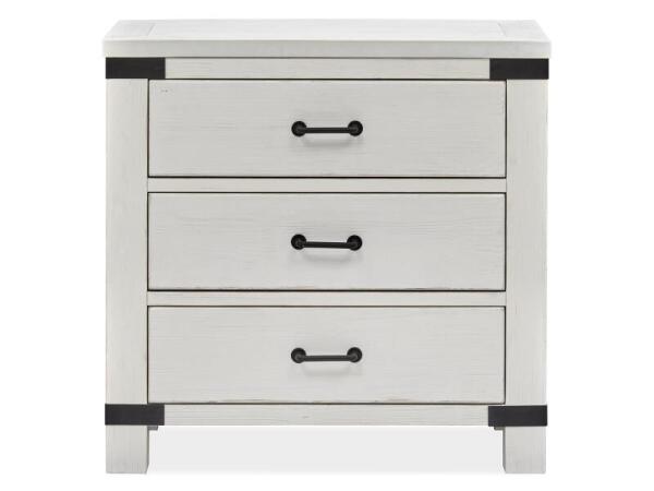 Bachelor Chest w/Metal Decoration Chests Chests