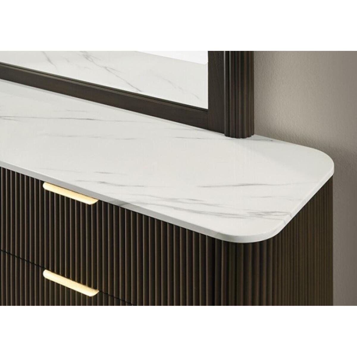 Lantrisant Dresser - Image 4