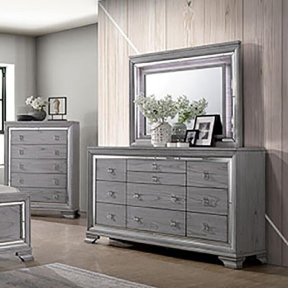 Alanis Dresser - Image 2