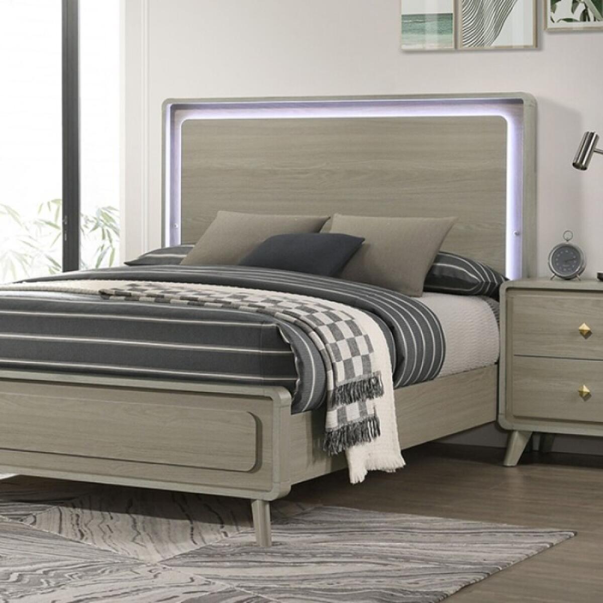 Rainier 4 Pc Queen Bedroom Set - Image 2