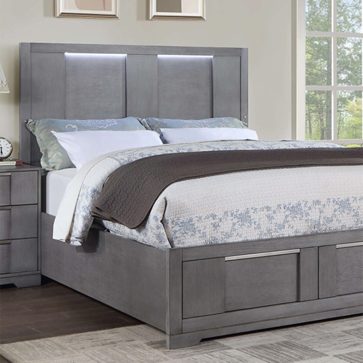 Regulus 5 Pc Queen Bedroom Set Bedroom Sets Bedroom Sets 4
