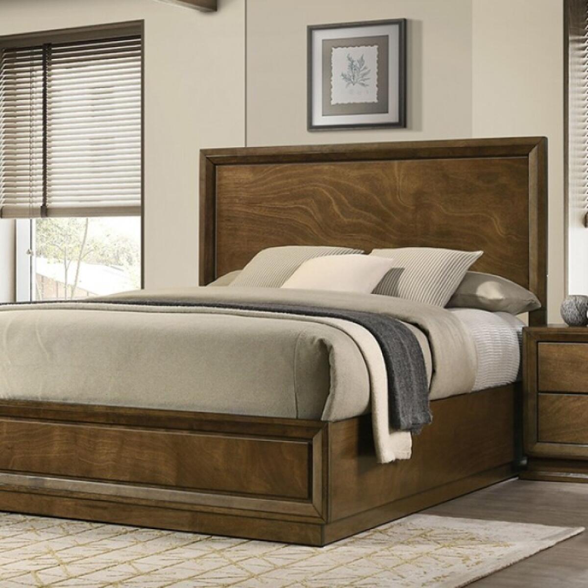 Kirkham 4 Pc Queen Bedroom Set - Image 2