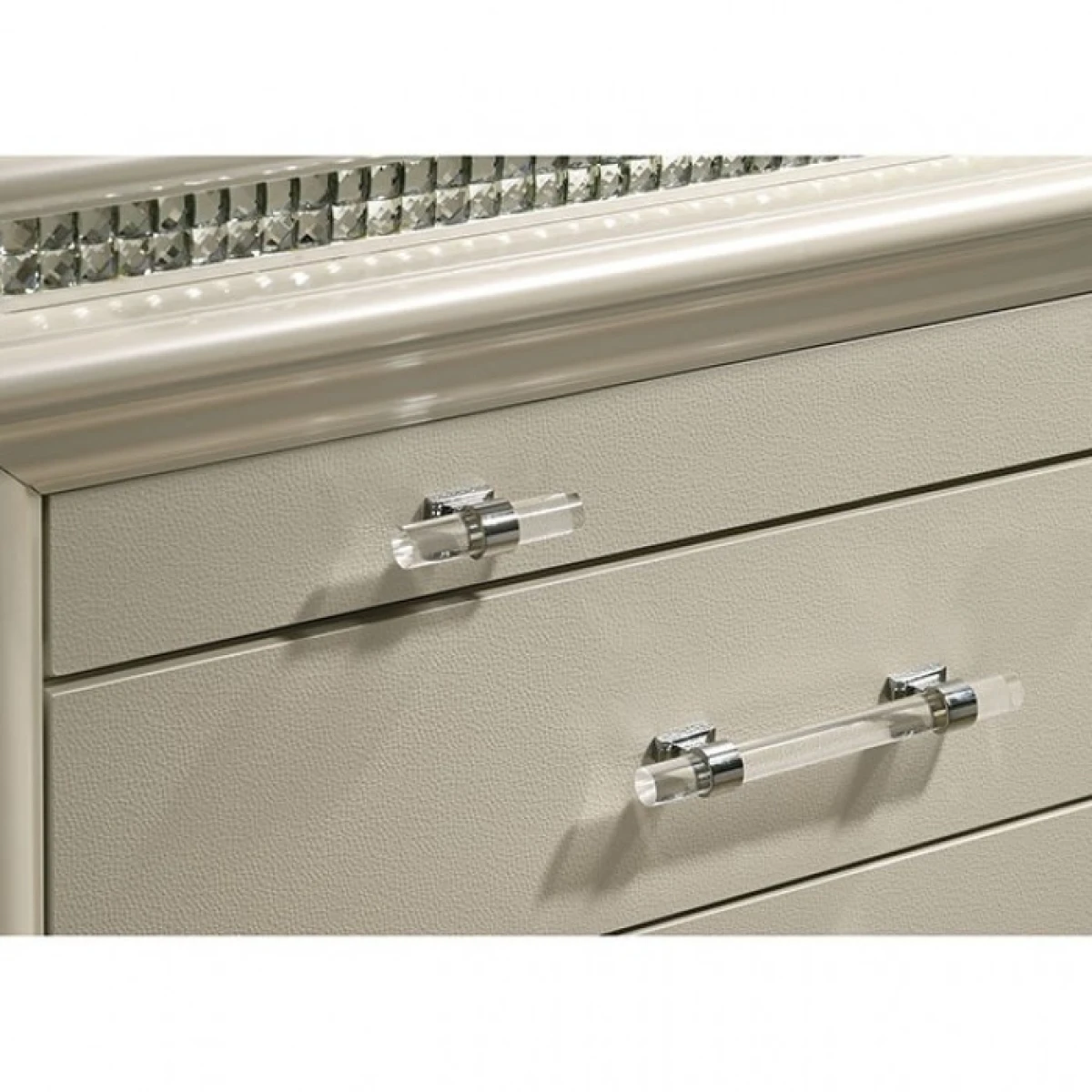Maddie 4 Pc Queen Bedroom Set - Image 7