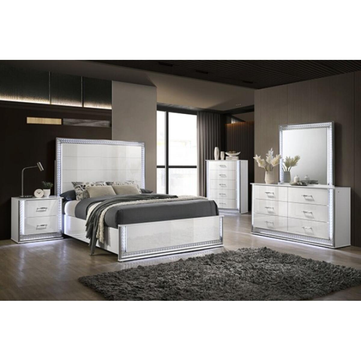 Hazeline 5 Pc Queen Bedroom Set w/ Chest - Image 3