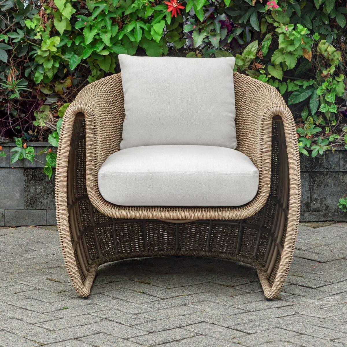 Tropic Outdoor Lounge Chair, Golden Flax Outdoor Chairs Outdoor Chairs 7
