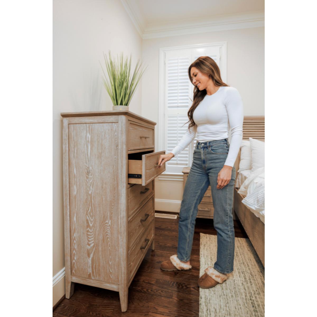 Cape May 5 Drawer Chest - Image 8