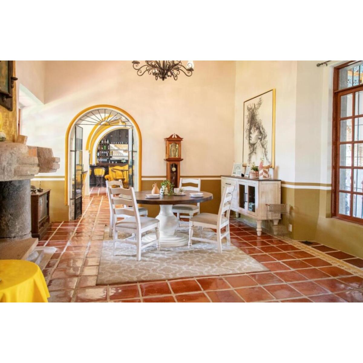 Rock Valley, Round Dining Table - Rock Valley - Image 7