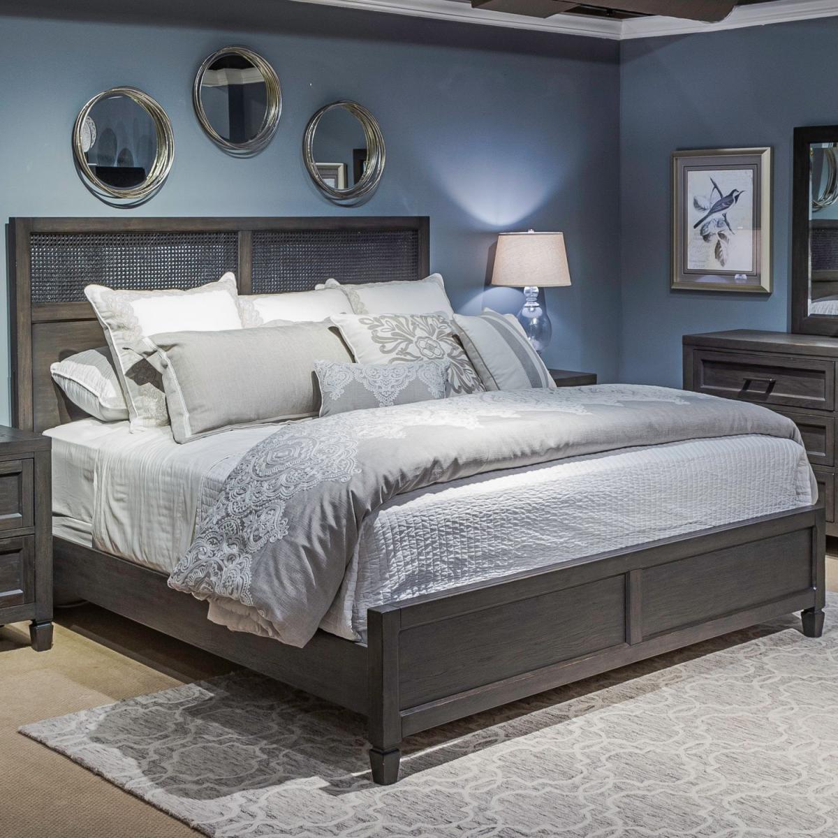 Caruso Heights Queen Panel Bed - Image 2