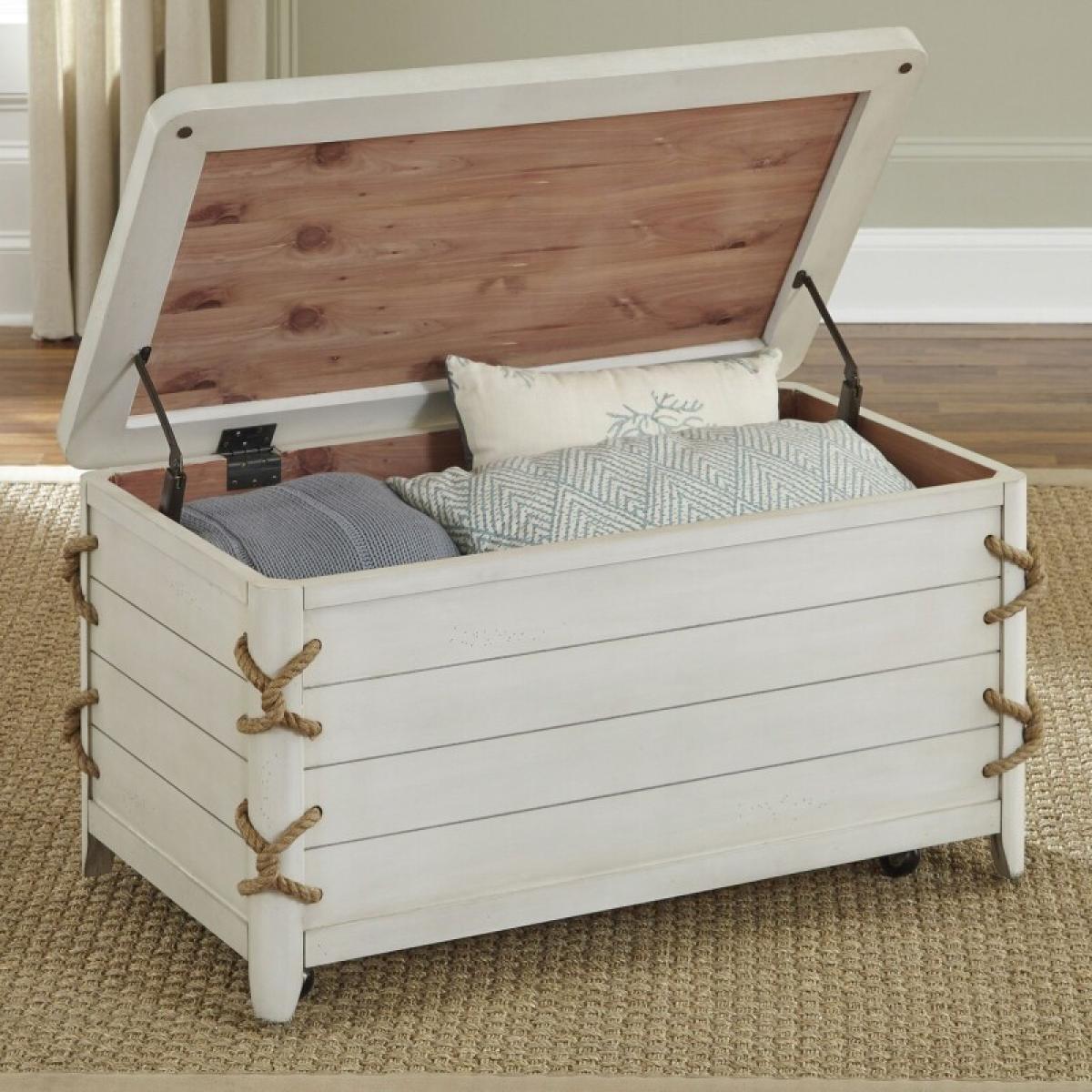 Dockside Storage Trunk - Image 2
