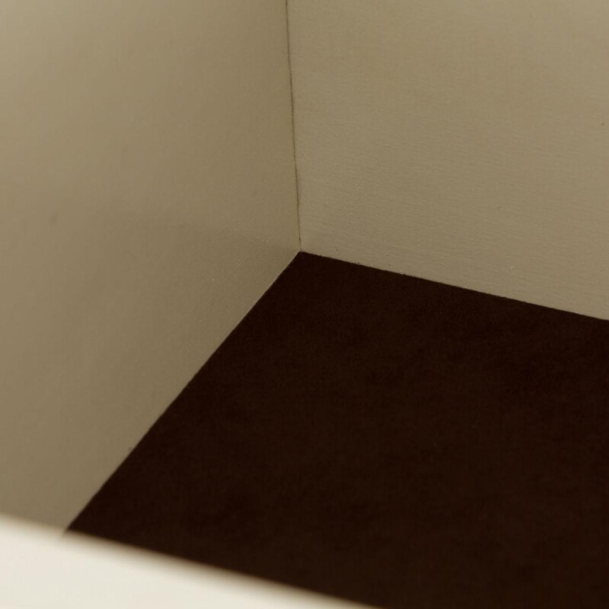 King California Sleigh Bed, Dresser & Mirror - Image 7