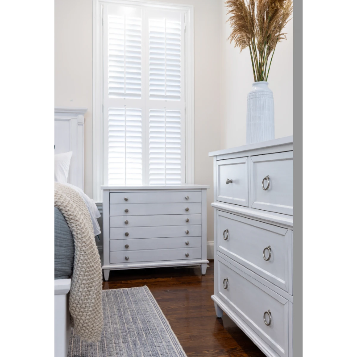Point Breeze 3 Drawer Bachelor's Chest - Image 8