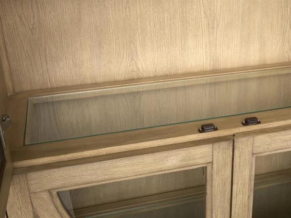 Coventry D6480-08 Display Cabinet - Image 9