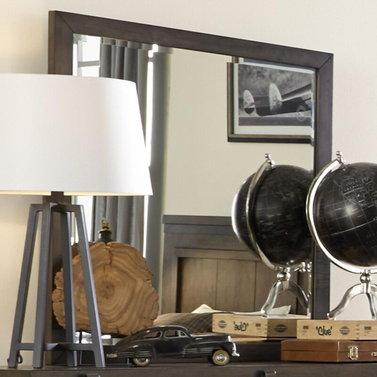 Thornwood Hills Dresser & Mirror - Image 4