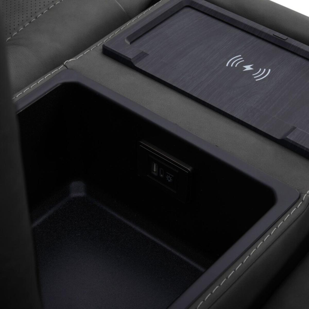 Chapman Loveseat w/ Console P2 & ZG - Image 10