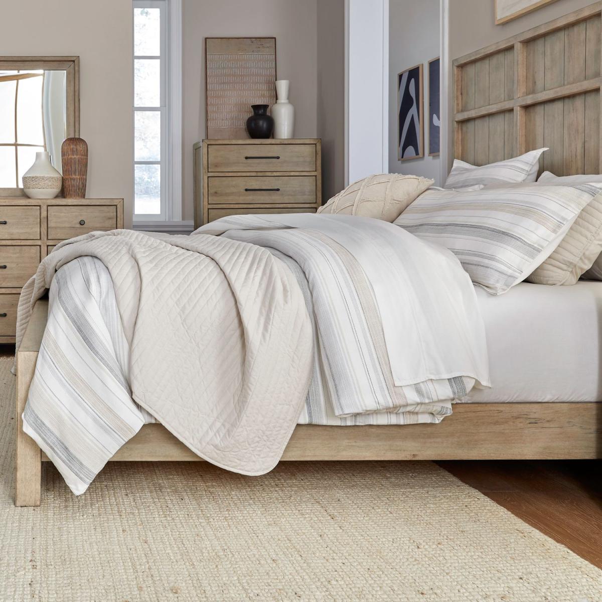 4ac2e026ea3bcc4d6c07be1180dd82e0 Cal King Panel/Poster Bed Rails - Image 1