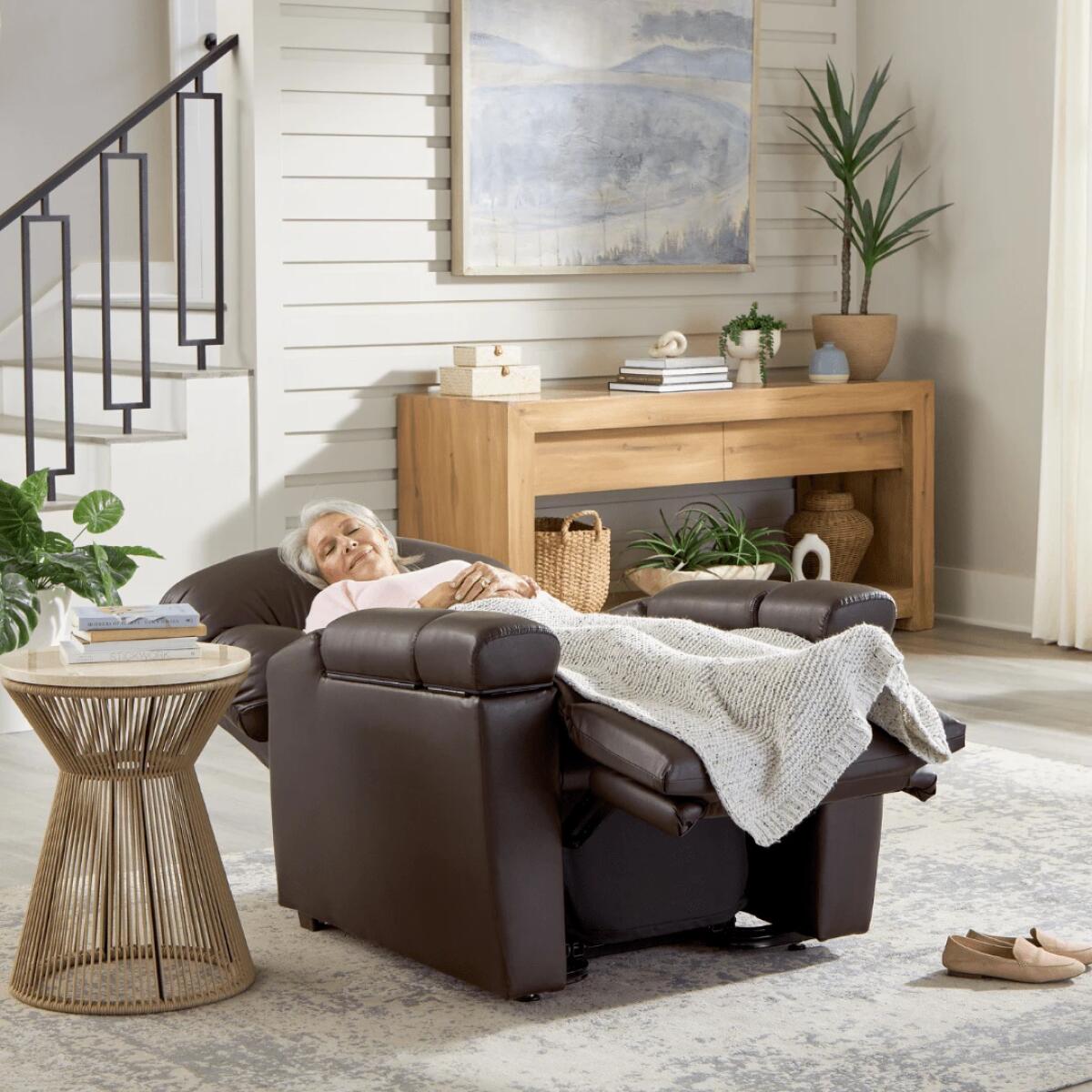 Maya Lift Chairs UC565 - Image 10