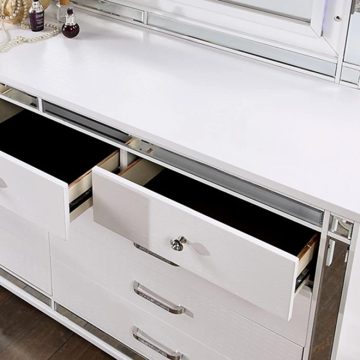 Brachium 4 Pc Queen Bedroom Set - Image 8