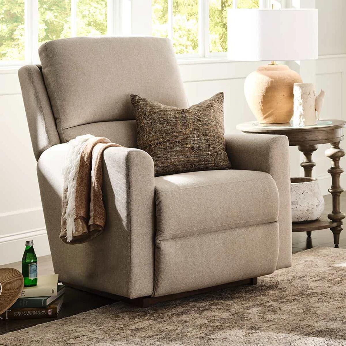 Wynne Power Rocking Recliner w/ Headrest - 10U700 - Image 3